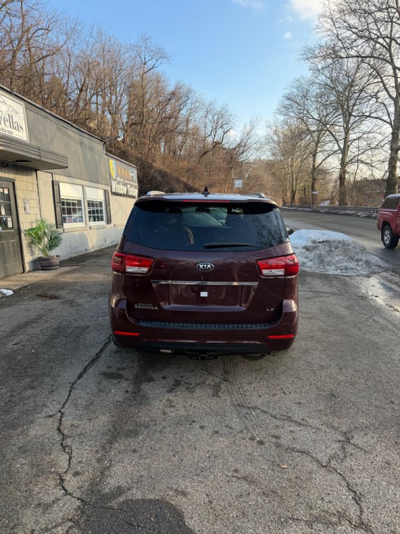 2015 Kia Sedona Image 3