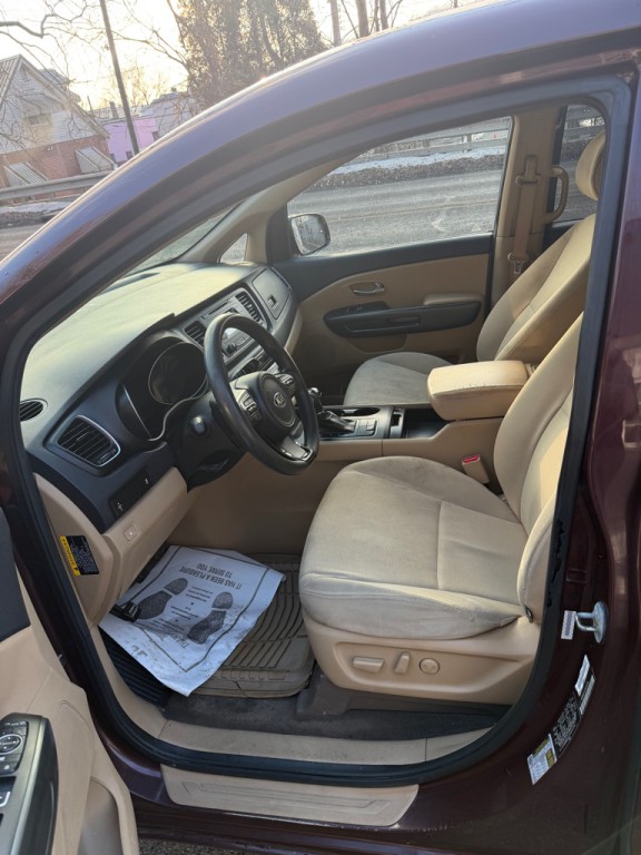 2015 Kia Sedona Image 7