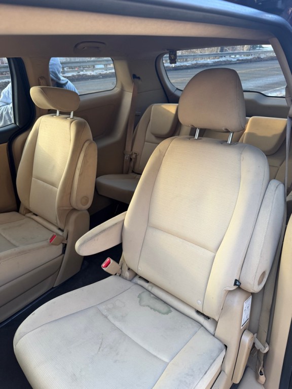 2015 Kia Sedona Image 13