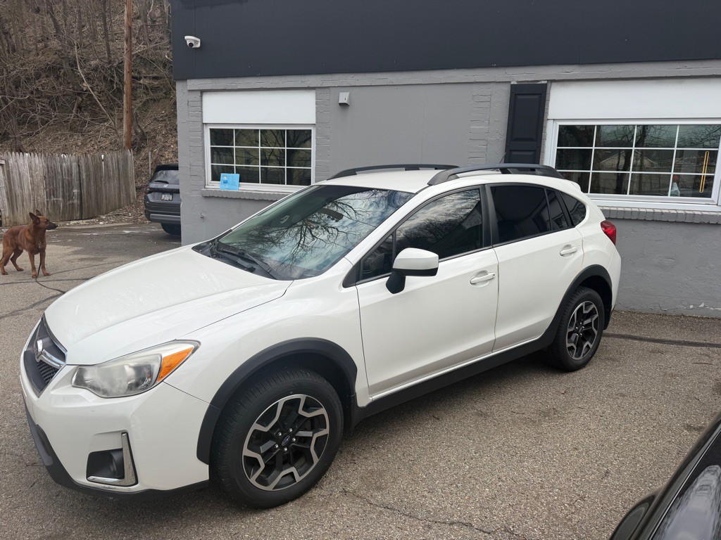 2017 Subaru Crosstrek Image 2