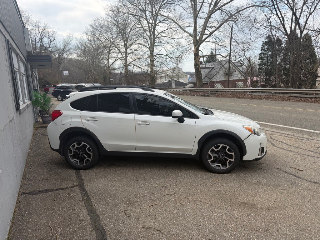 2017 Subaru Crosstrek Image 1