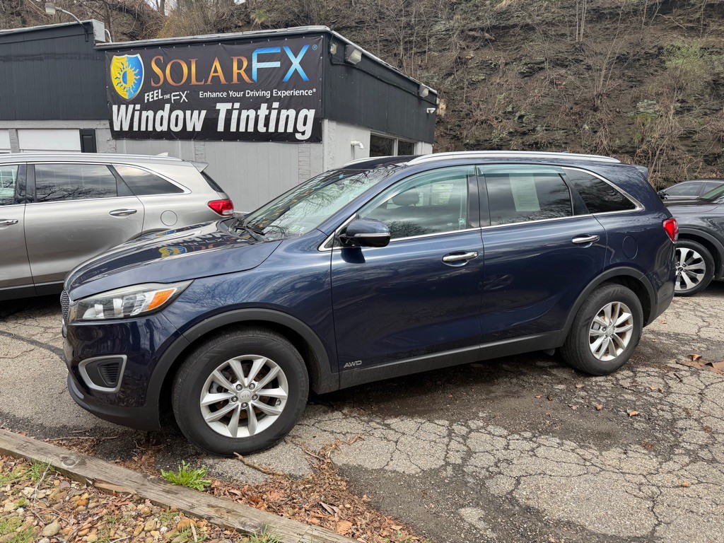 2016 Kia Sorento Image 1