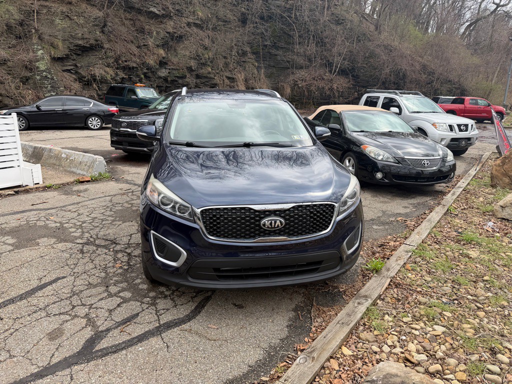 2016 Kia Sorento Image 2