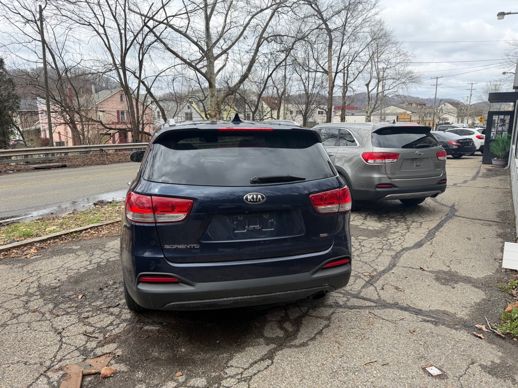 2016 Kia Sorento Image 3