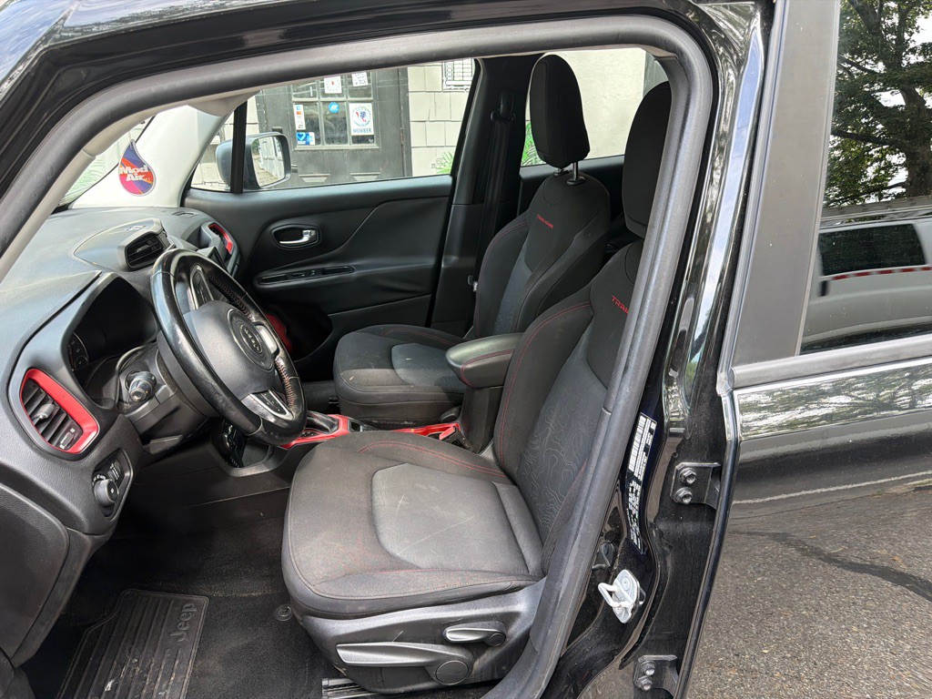 2015 Jeep Renegade Image 7