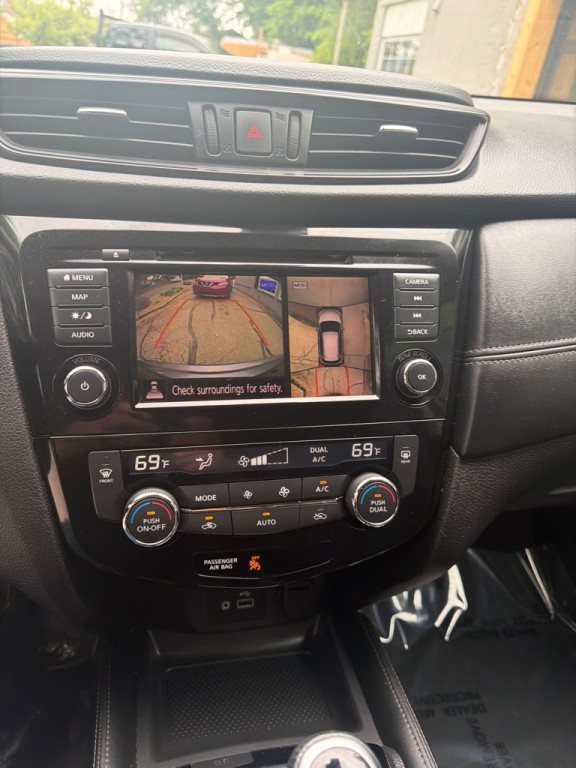 2018 Nissan Rogue Image 10