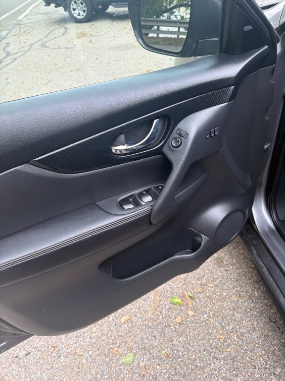 2018 Nissan Rogue Image 11