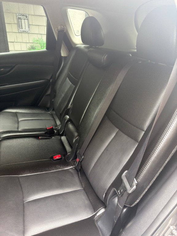 2018 Nissan Rogue Image 13