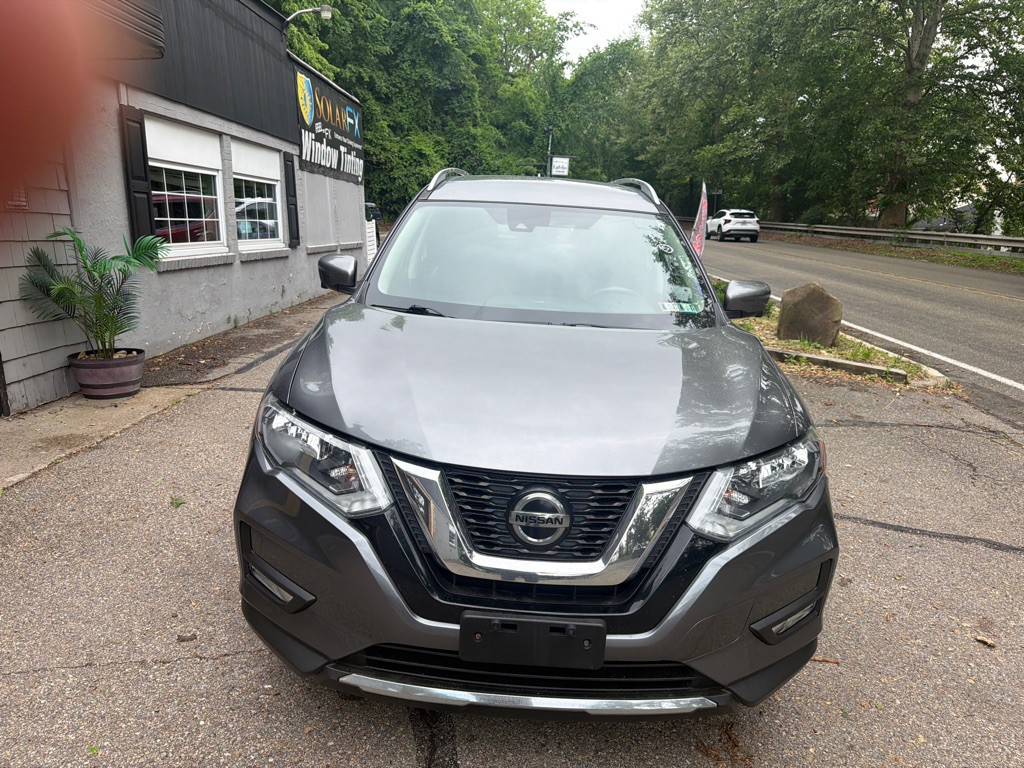 2018 Nissan Rogue Image 2