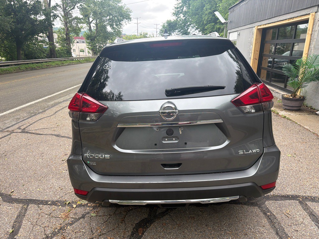 2018 Nissan Rogue Image 6