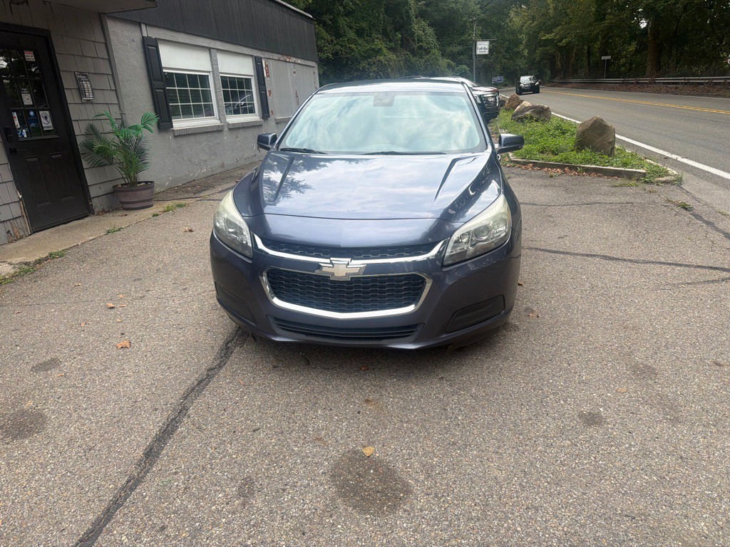 2014 Chevrolet Malibu Image 2
