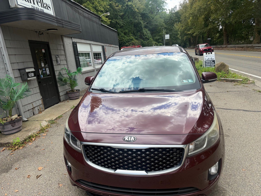 2015 Kia Sedona Image 2