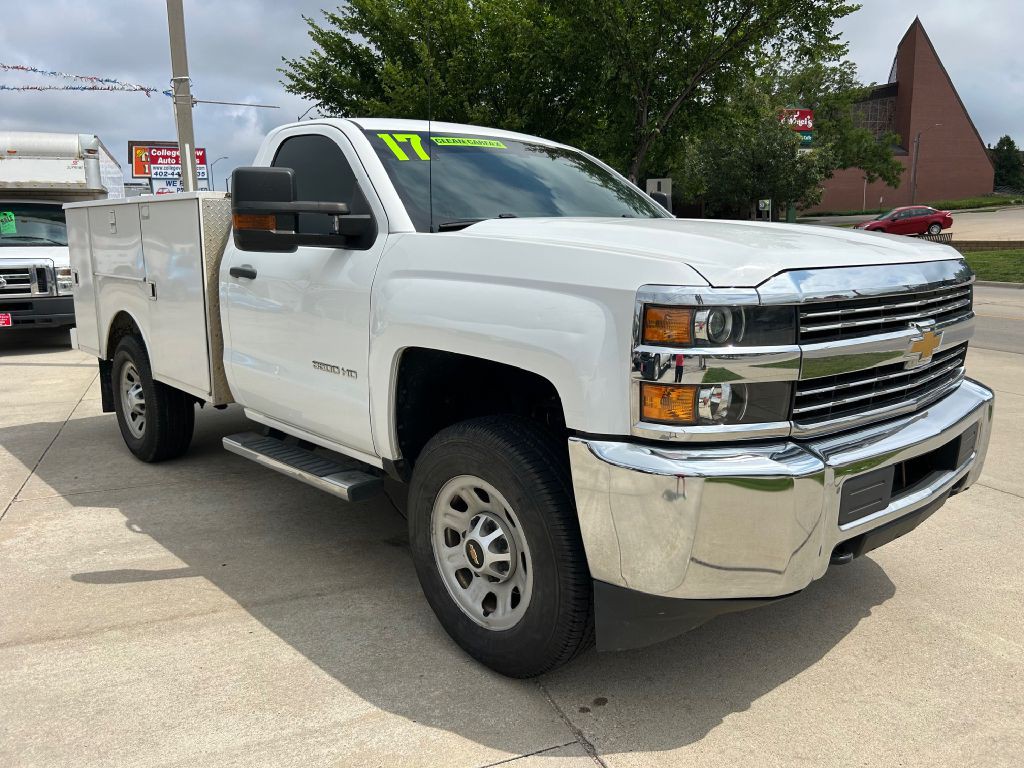 2017 Chevrolet Silverado 1500 Image 2