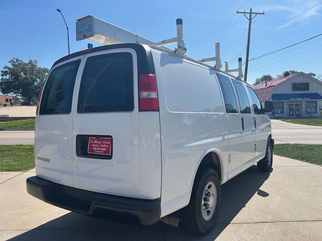 2017 Chevrolet Express Image 7