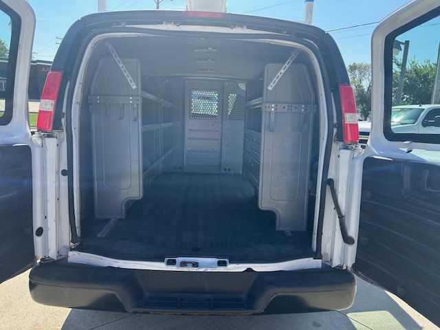2017 Chevrolet Express Image 13