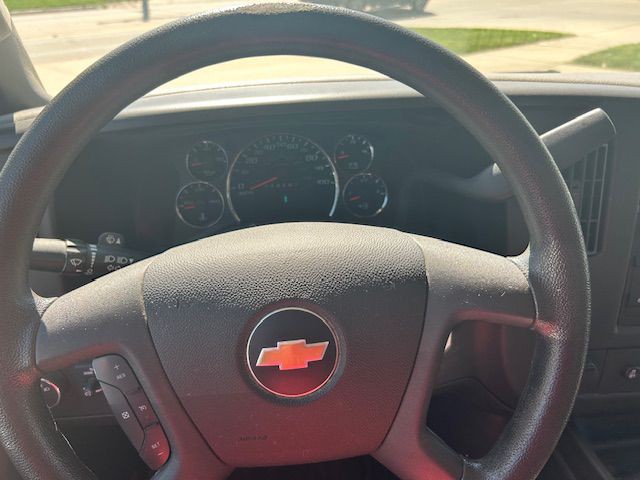 2017 Chevrolet Express Image 16