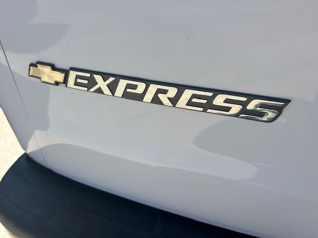 2017 Chevrolet Express Image 23