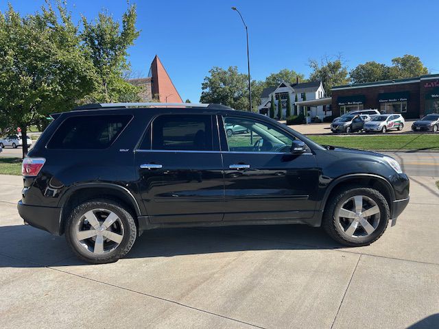 2011 GMC Acadia Image 1