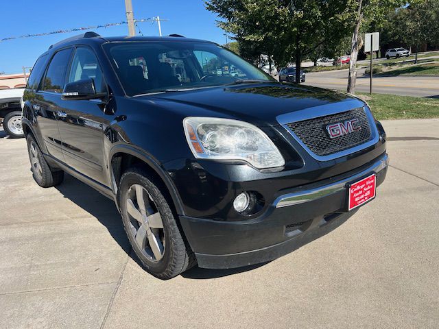 2011 GMC Acadia Image 2