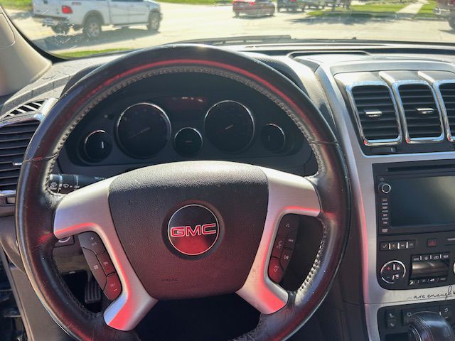 2011 GMC Acadia Image 16