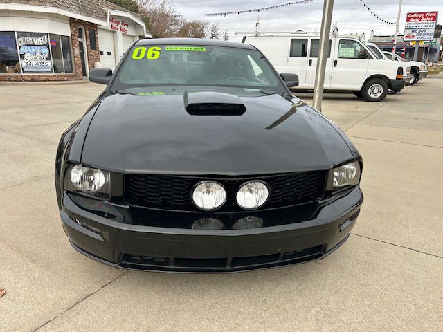 2006 Ford Mustang Image 3