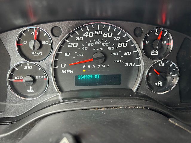 2012 Chevrolet Express Image 17