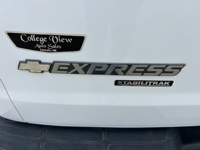 2012 Chevrolet Express Image 23
