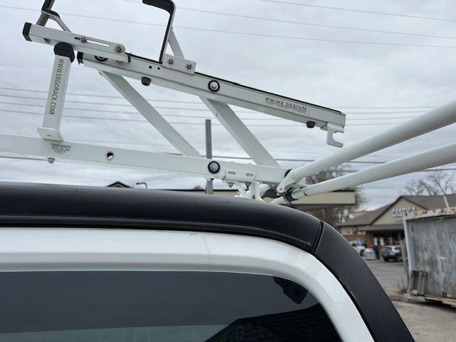 2012 Chevrolet Express Image 25