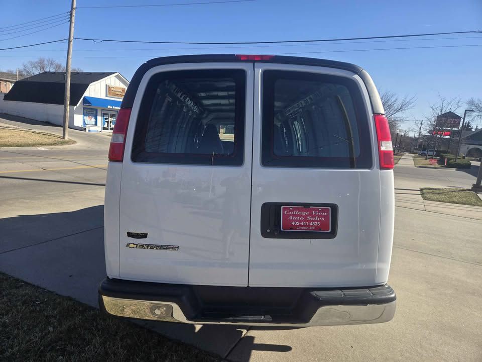 2020 Chevrolet Express Image 7