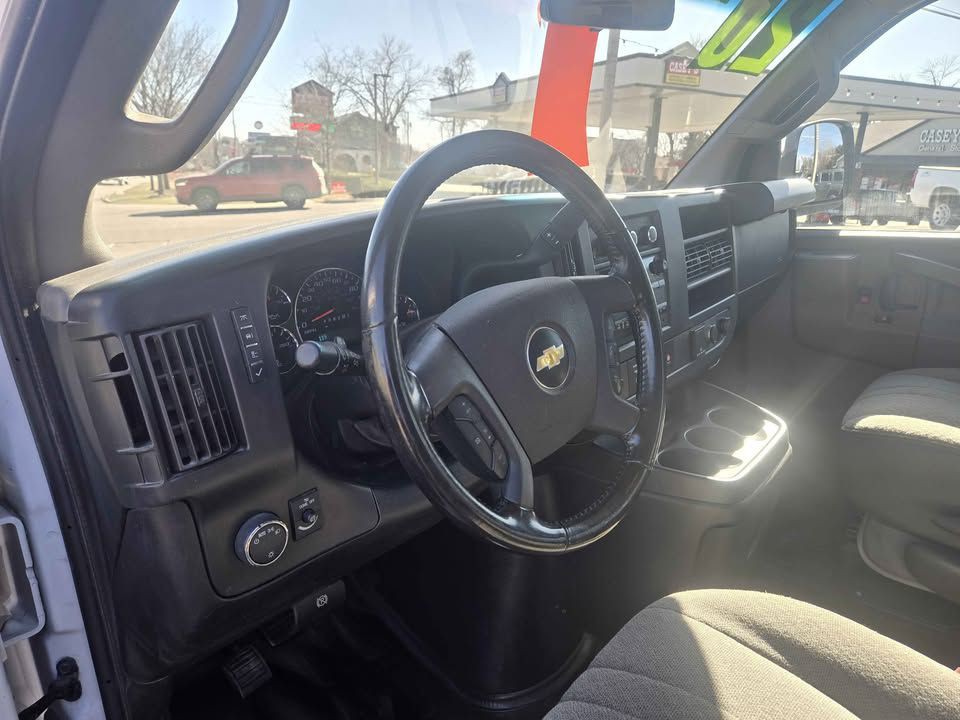 2020 Chevrolet Express Image 13