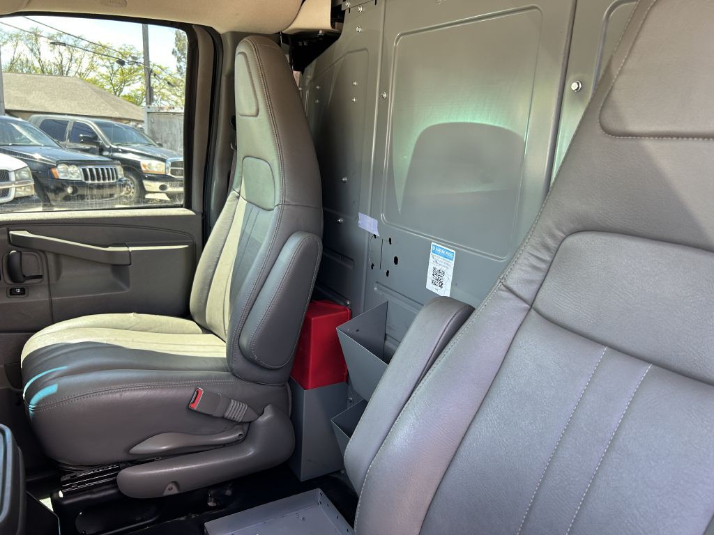 2018 Chevrolet Express Image 16