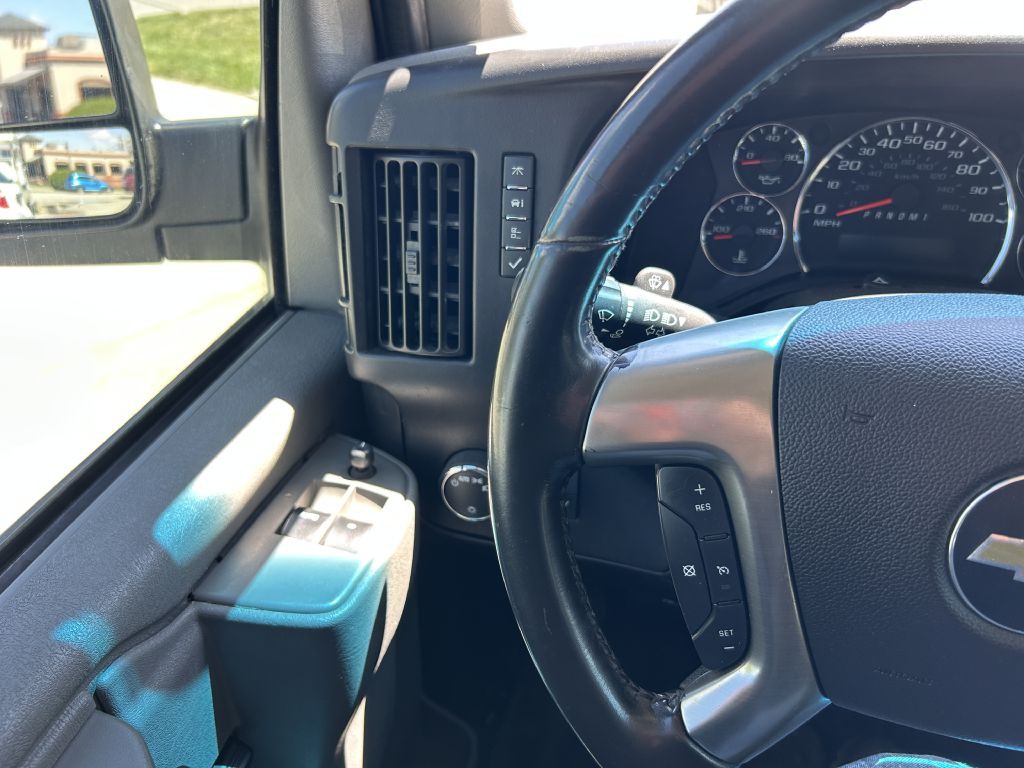 2018 Chevrolet Express Image 19