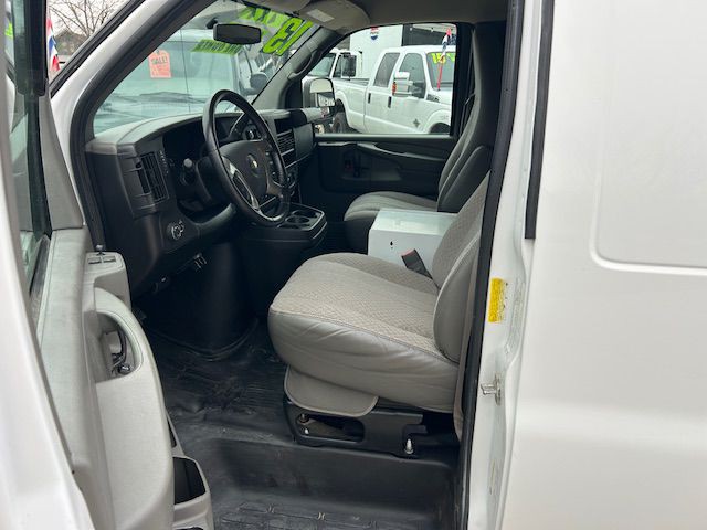 2013 Chevrolet Express Image 16