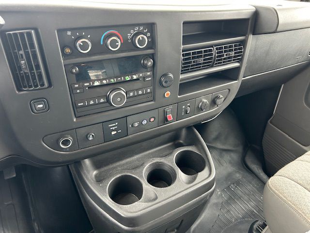 2013 Chevrolet Express Image 18