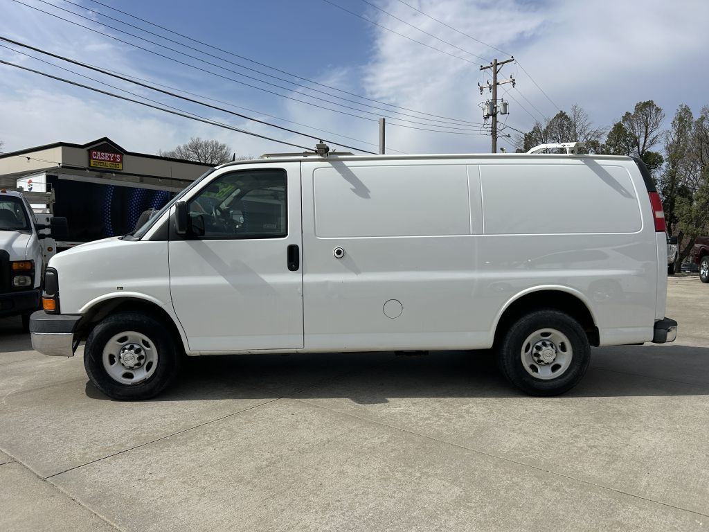 2015 Chevrolet Express Image 4
