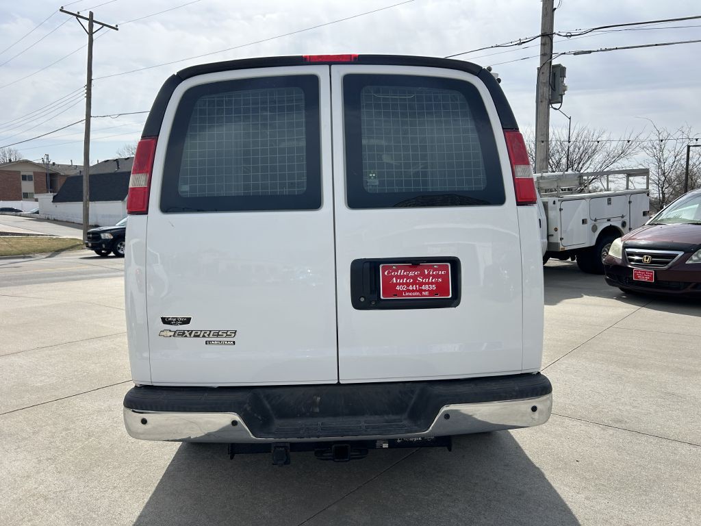 2015 Chevrolet Express Image 6