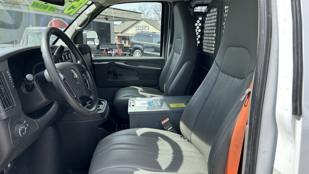 2015 Chevrolet Express Image 16
