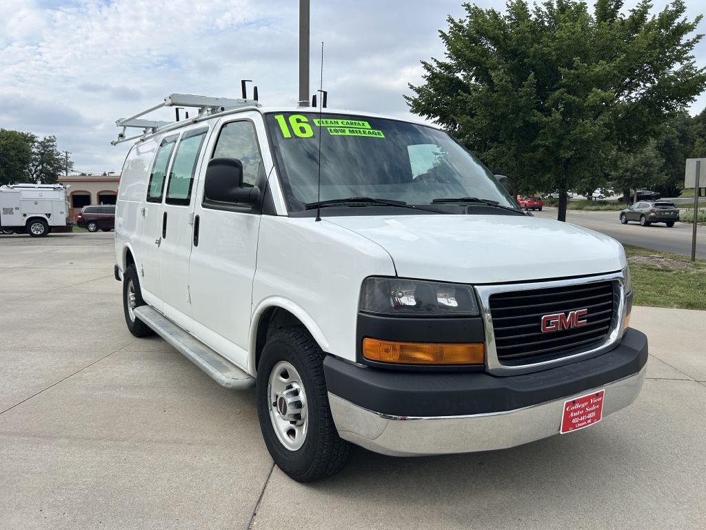 2016 GMC Savana Image 2