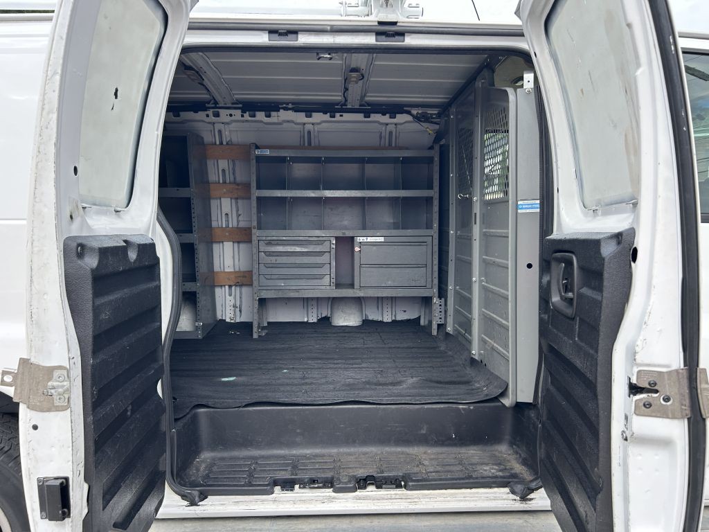 2016 GMC Savana Image 8