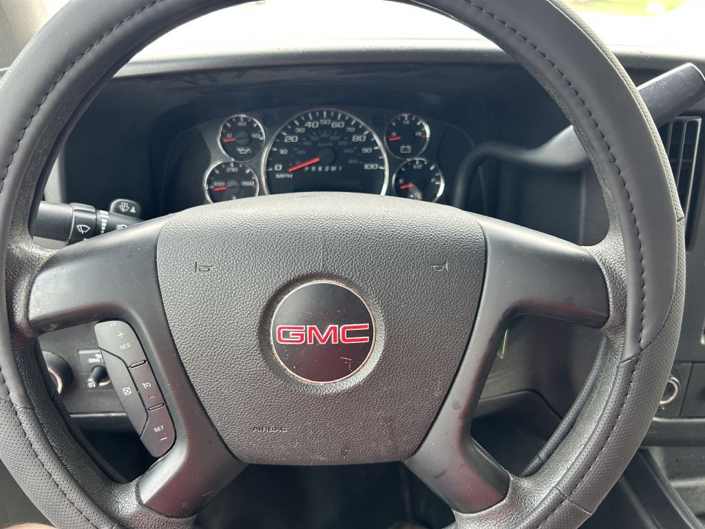 2016 GMC Savana Image 14