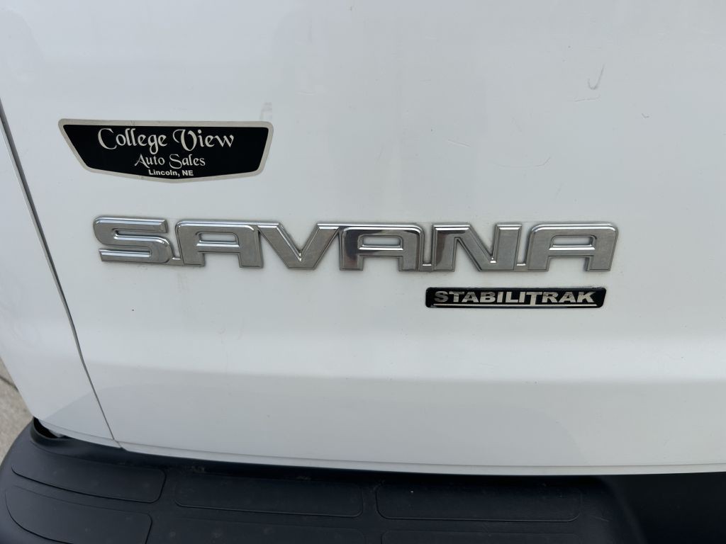 2016 GMC Savana Image 19
