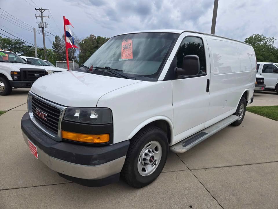 2018 GMC Savana Image 4