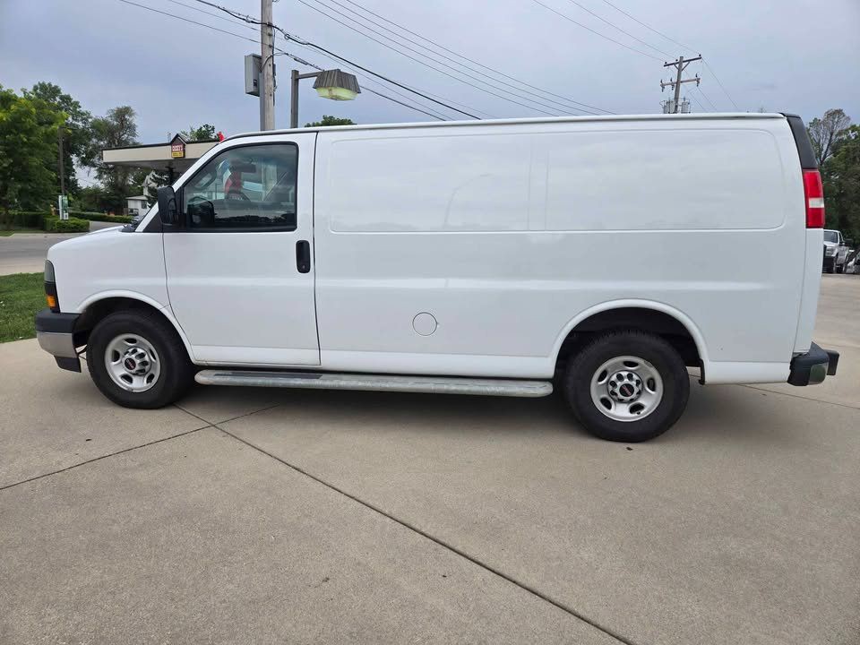 2018 GMC Savana Image 5