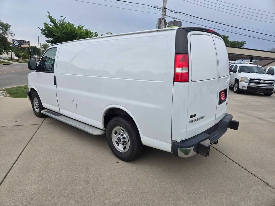 2018 GMC Savana Image 6