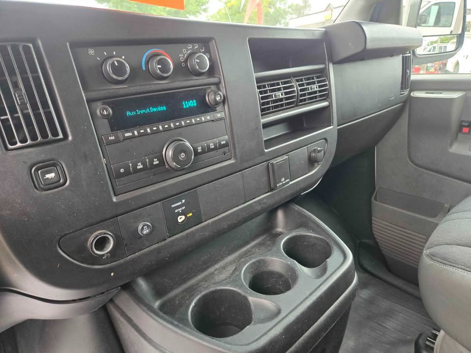 2018 GMC Savana Image 13