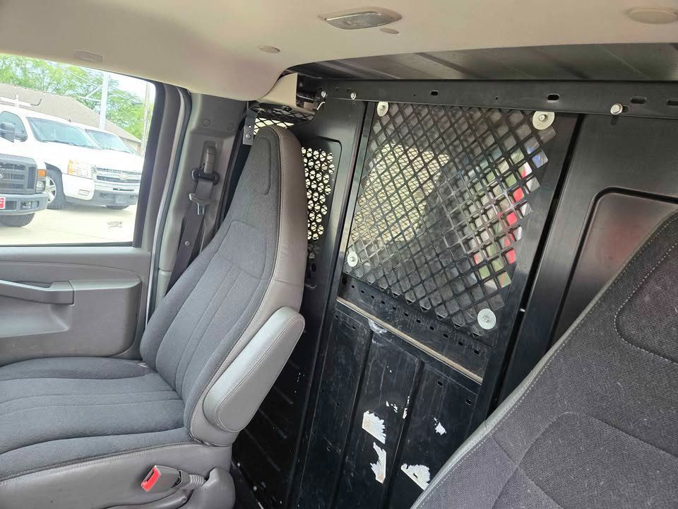 2018 GMC Savana Image 15