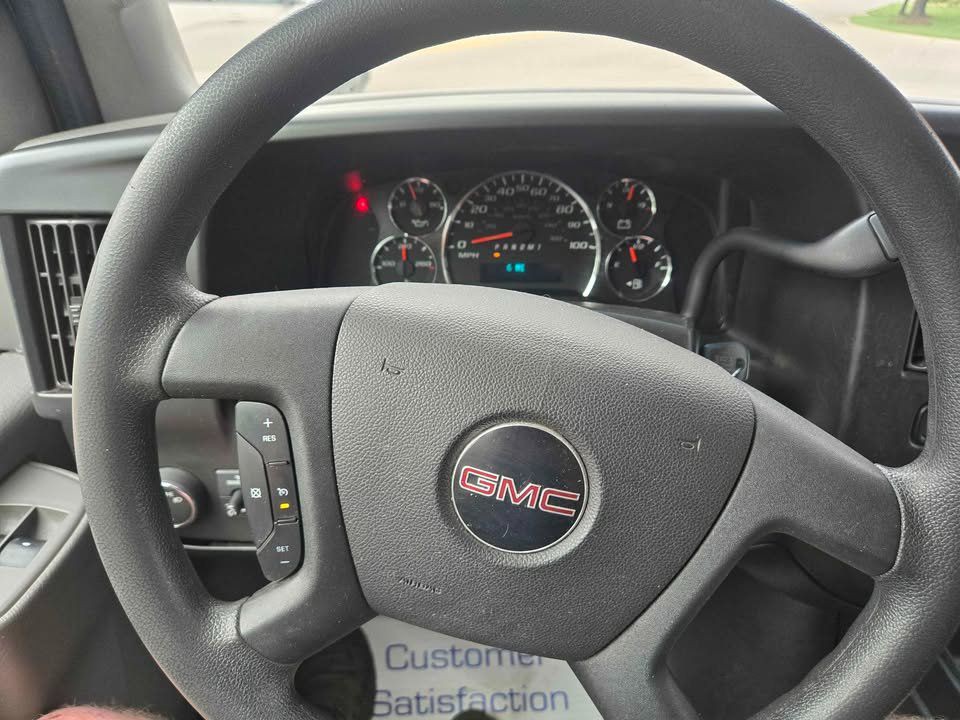 2018 GMC Savana Image 16