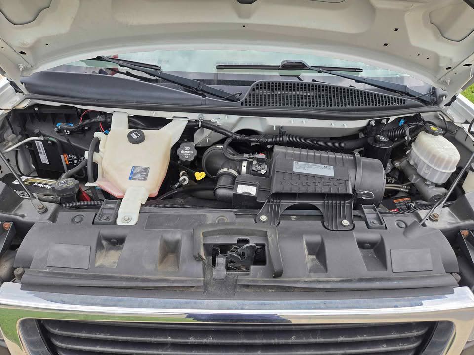 2018 GMC Savana Image 19