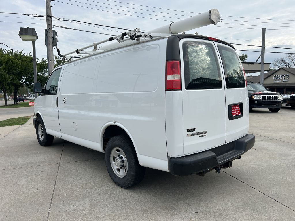 2015 Chevrolet Express Image 6
