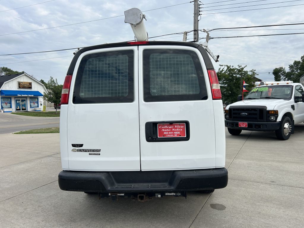 2015 Chevrolet Express Image 7